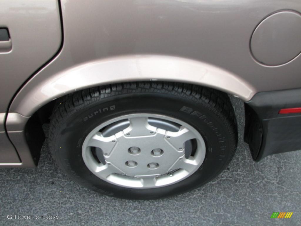 1992 Saturn S Series SL1 Sedan Wheel Photos