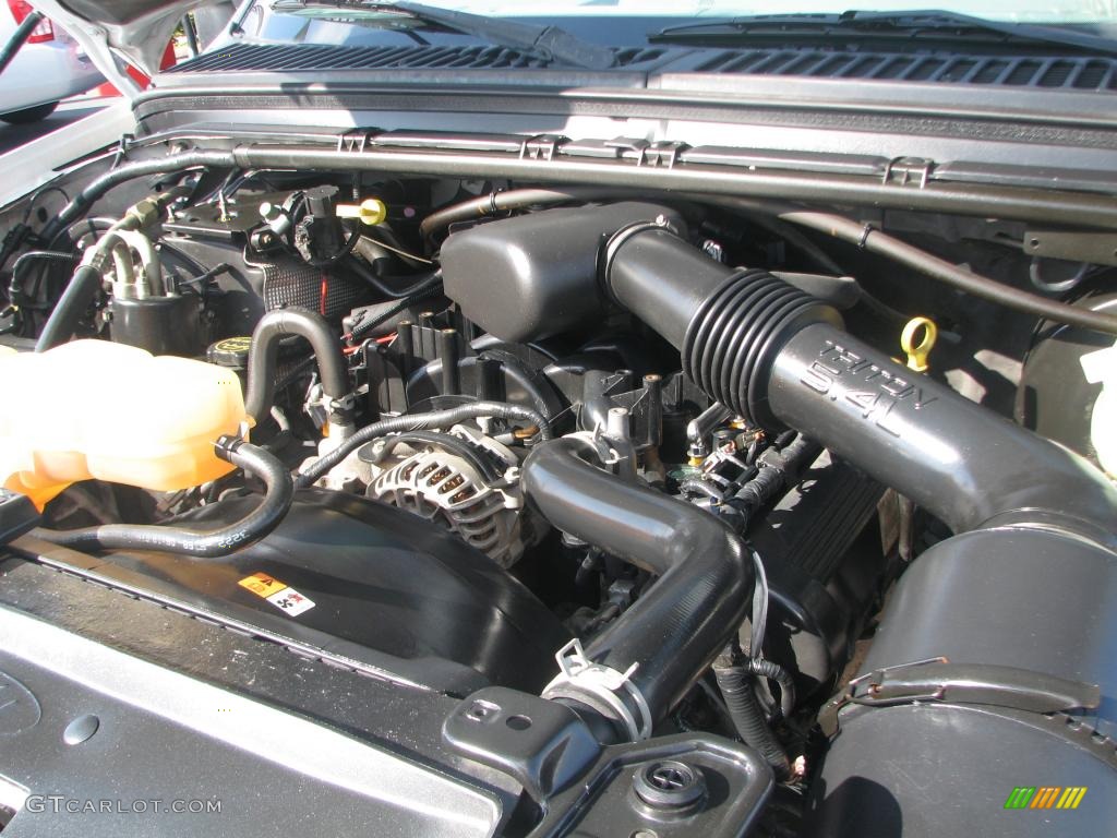 2003 Ford F250 Super Duty XL SuperCab Chassis Engine Photos