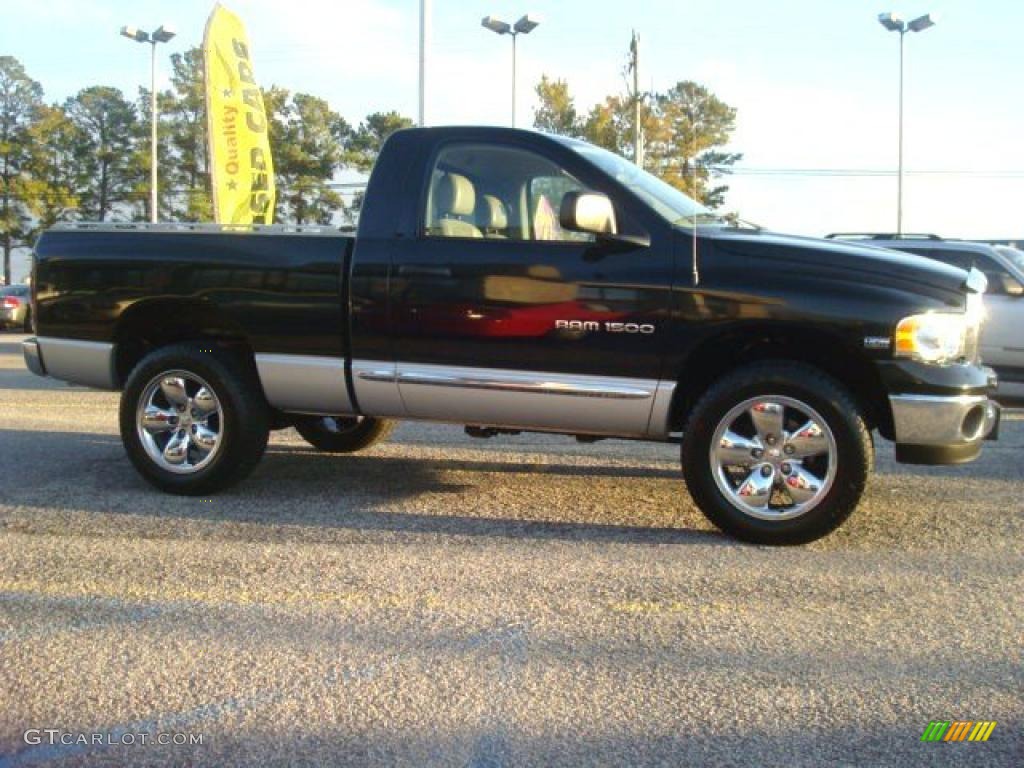 2005 Ram 1500 Laramie Regular Cab 4x4 - Black / Taupe photo #5