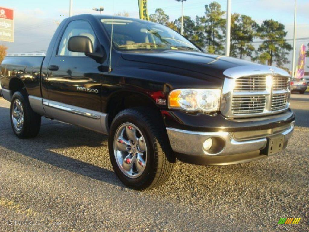 2005 Ram 1500 Laramie Regular Cab 4x4 - Black / Taupe photo #6