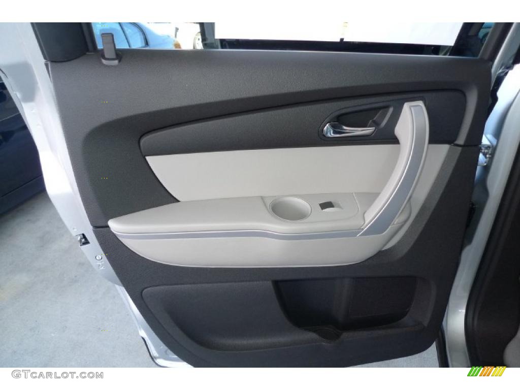 2010 GMC Acadia SLT AWD Light Titanium Door Panel Photo #39795594