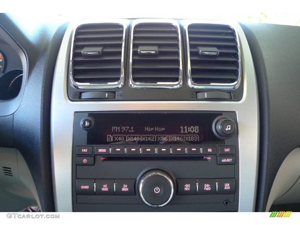 2010 GMC Acadia SLT AWD Controls Photo #39795802