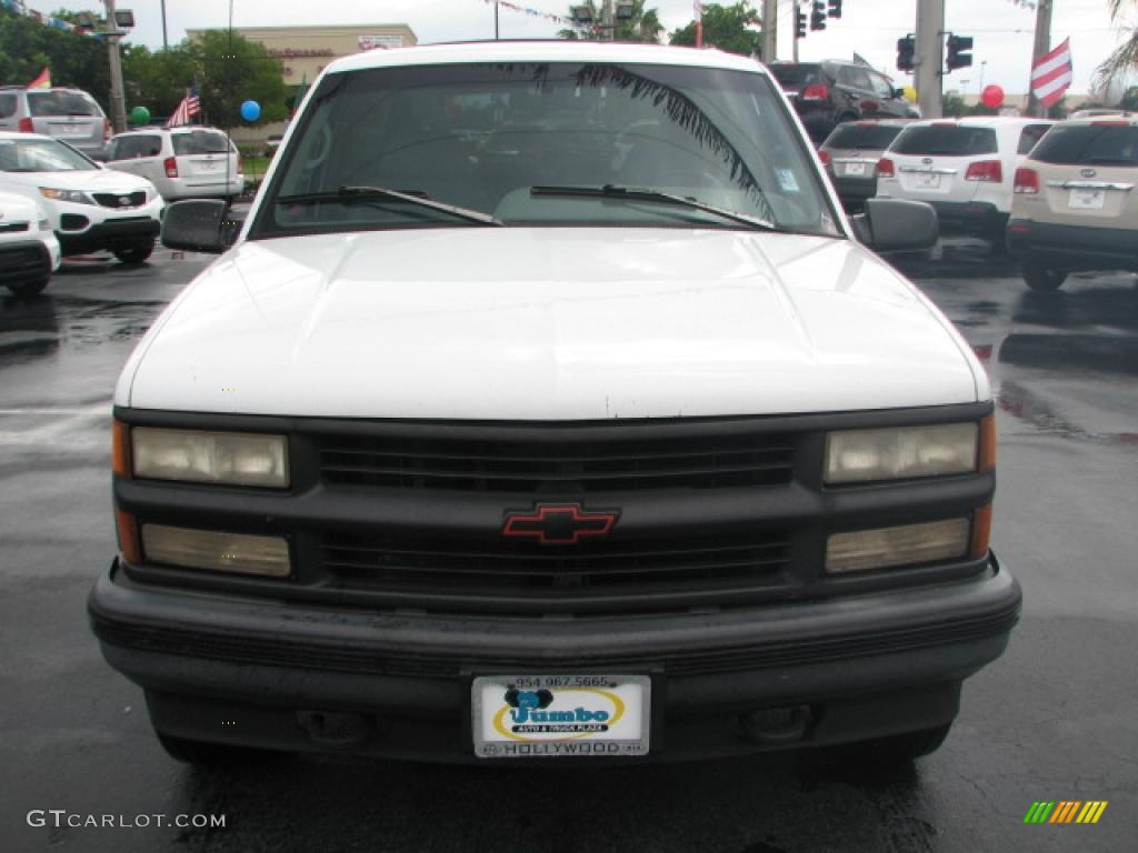 1996 Tahoe Sport 4x4 - Summit White / Gray photo #3