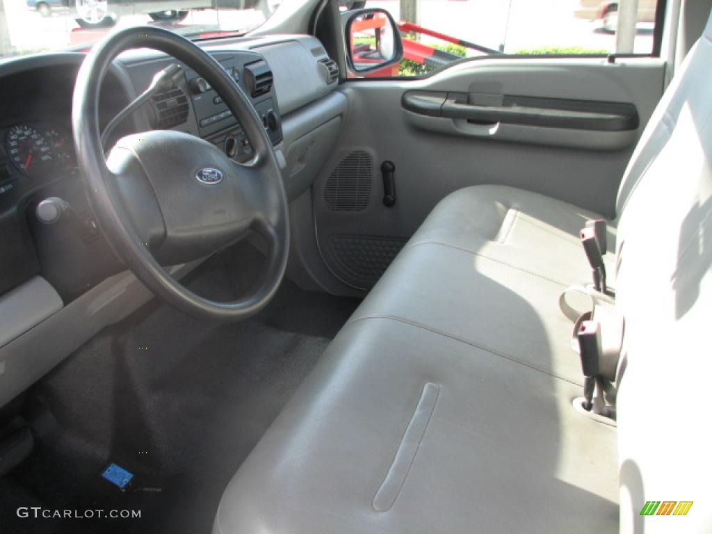 Medium Flint Interior 2006 Ford F250 Super Duty XL Regular Cab Photo #39799238