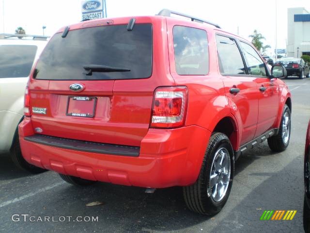 2009 Escape XLT V6 - Torch Red / Camel photo #2