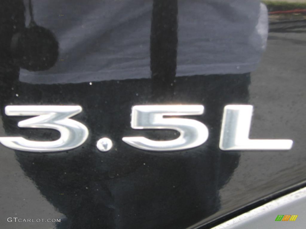 1999 Isuzu VehiCROSS Standard VehiCROSS Model Marks and Logos Photo #39800352