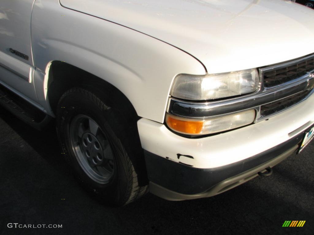 2001 Tahoe LS - Summit White / Graphite/Medium Gray photo #2