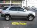 2004 Diamond Silver Metallic Kia Sorento EX  photo #11