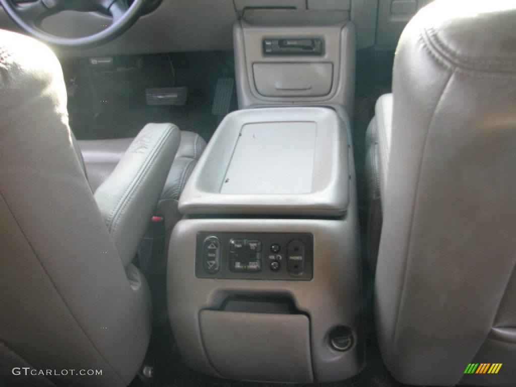 2001 Tahoe LS - Summit White / Graphite/Medium Gray photo #20