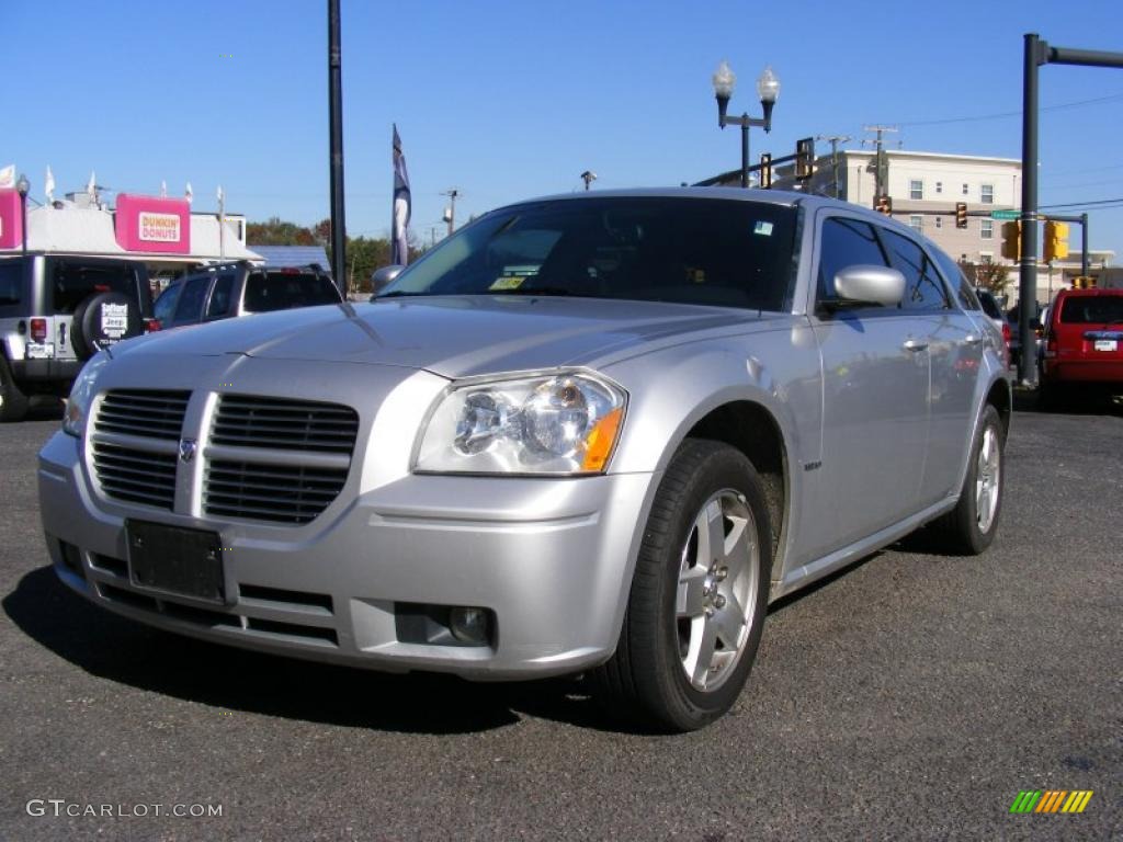 2006 Magnum R/T AWD - Bright Silver Metallic / Dark Slate Gray/Light Graystone photo #1