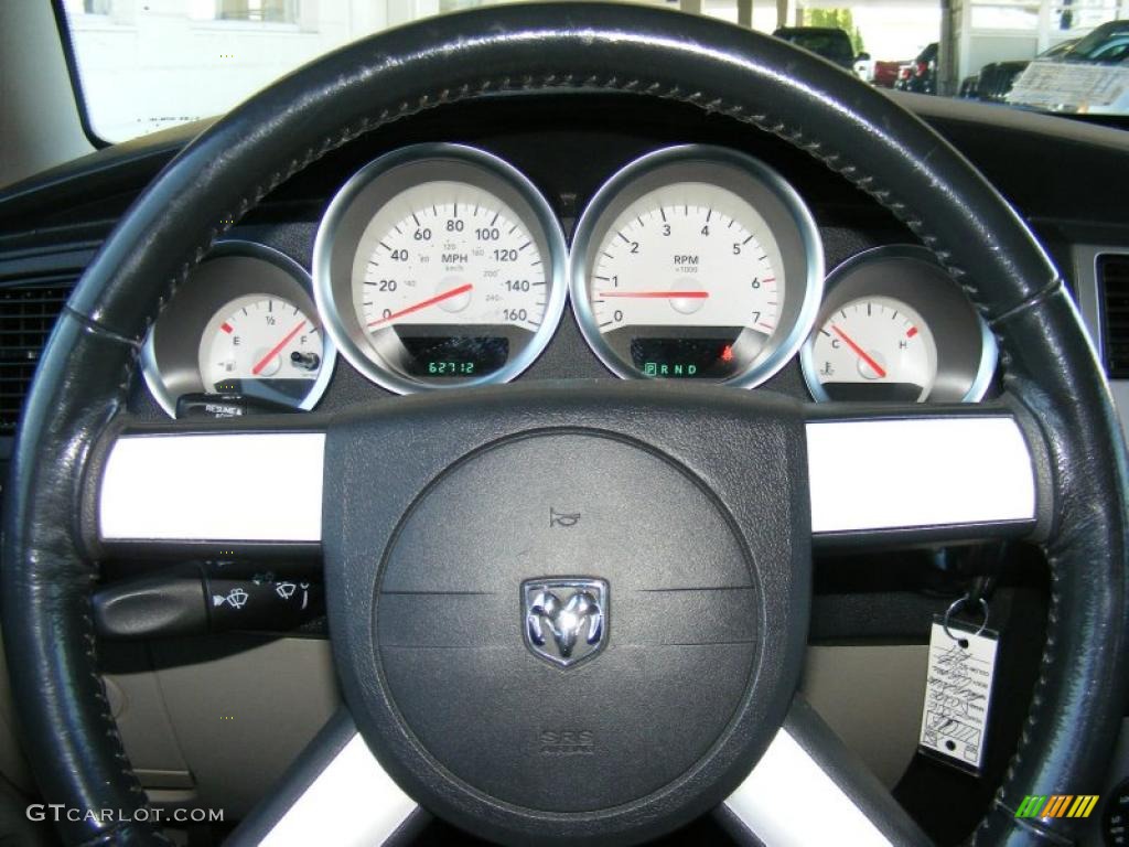 2006 Magnum R/T AWD - Bright Silver Metallic / Dark Slate Gray/Light Graystone photo #3