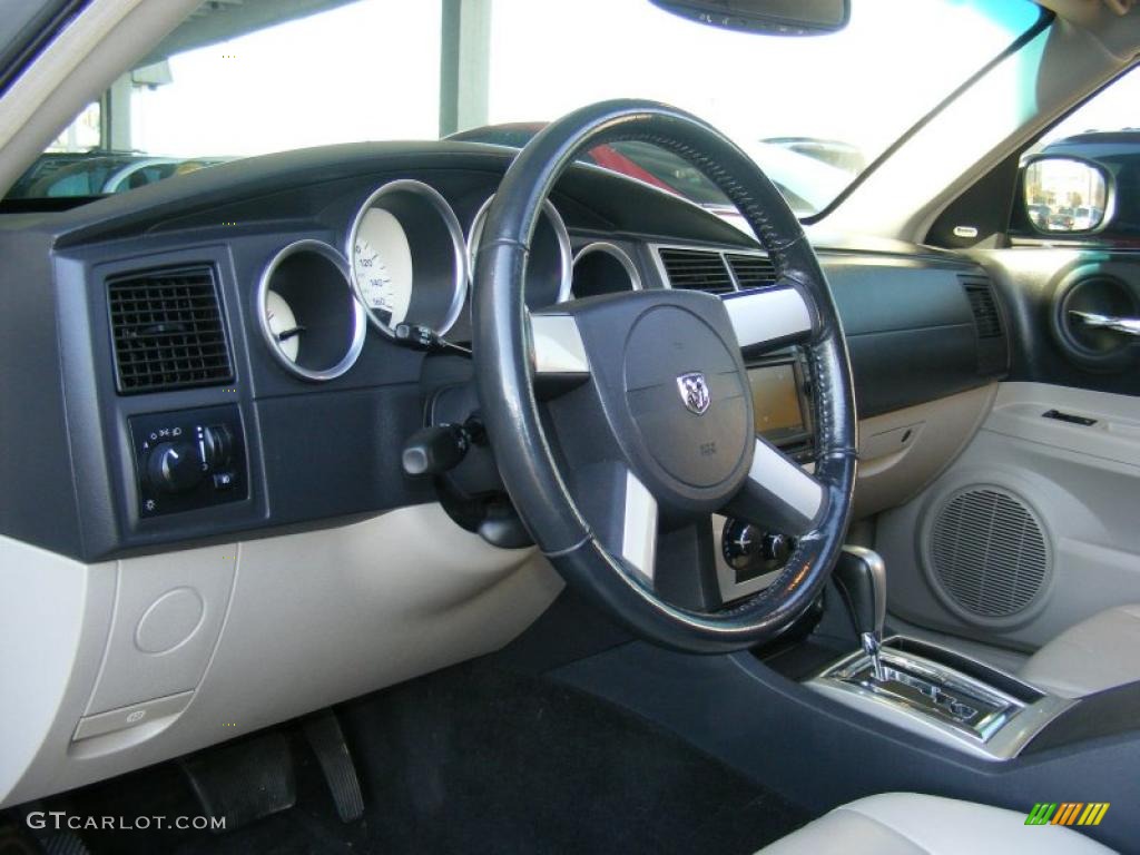 2006 Dodge Magnum R/T AWD Dark Slate Gray/Light Graystone Dashboard Photo #39806492