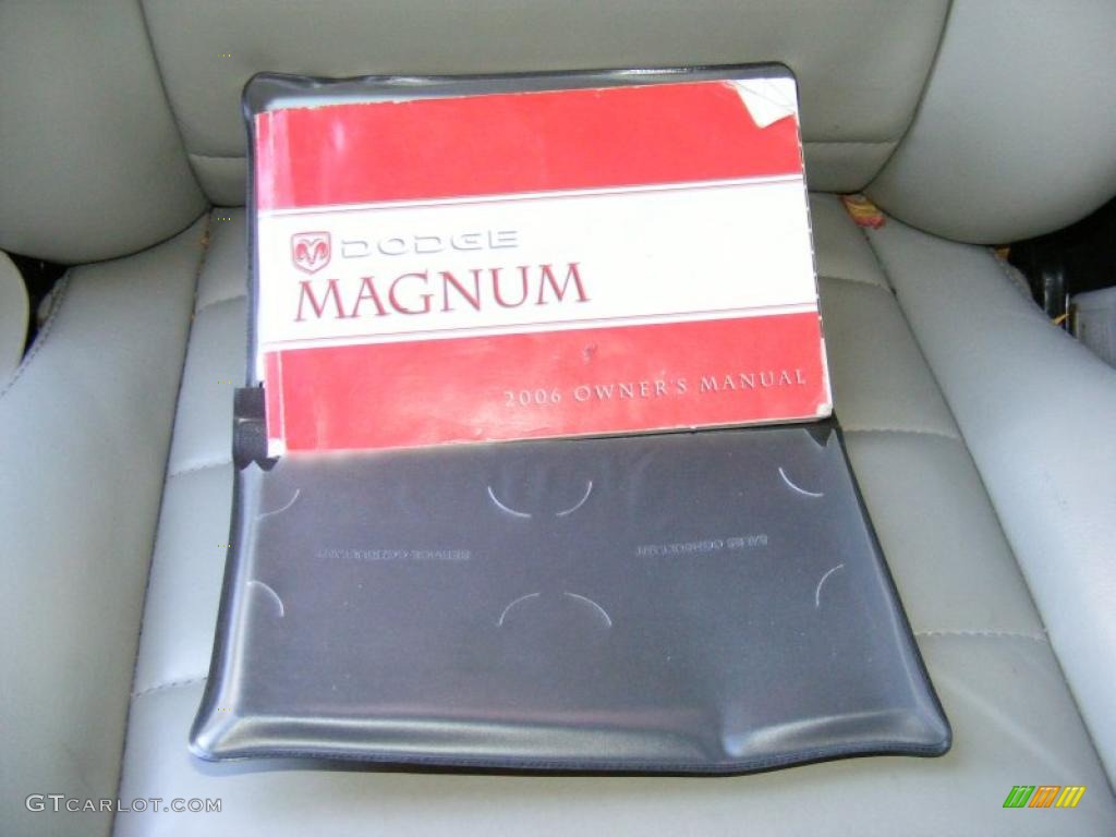 2006 Magnum R/T AWD - Bright Silver Metallic / Dark Slate Gray/Light Graystone photo #25