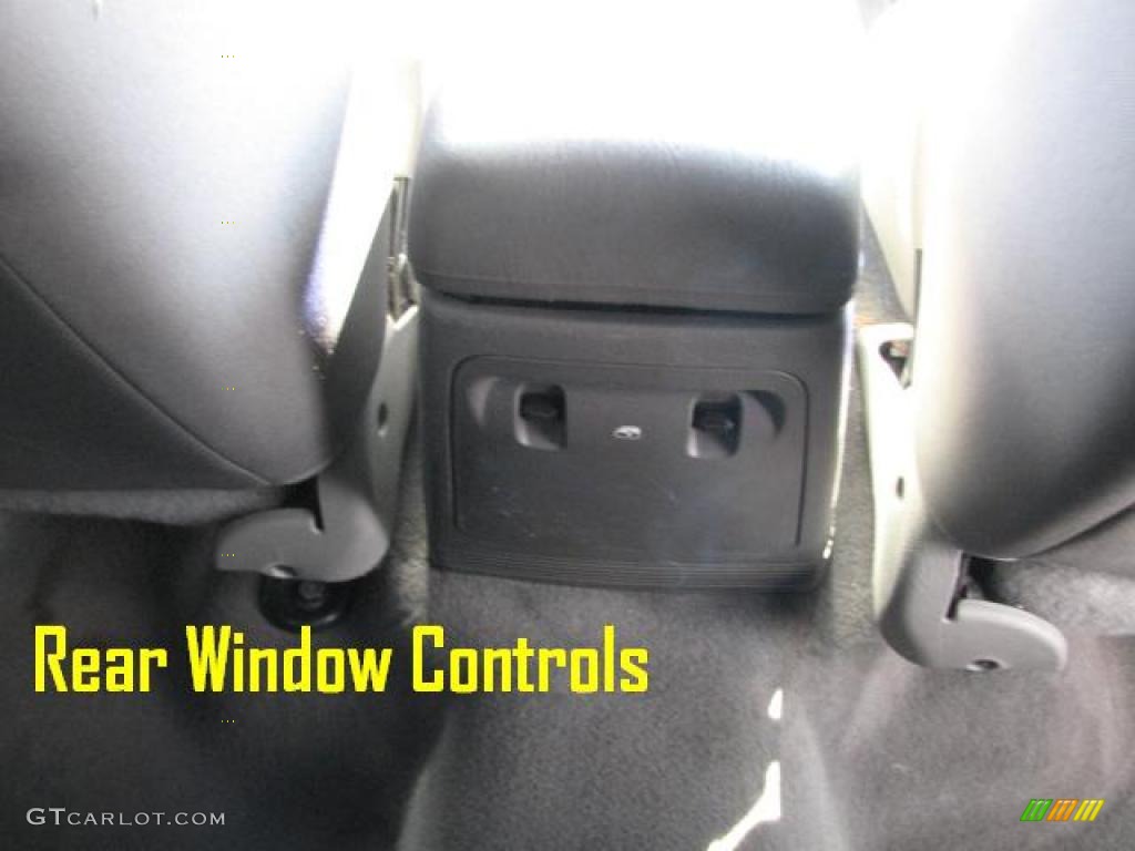 2002 Liberty Sport - Stone White / Dark Slate Gray photo #17