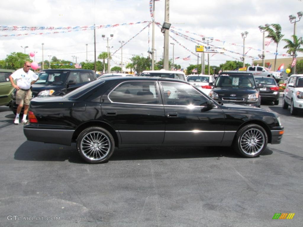 1997 LS 400 - Black / Black photo #14