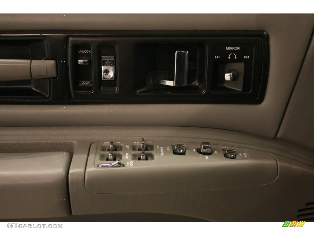 1996 Chevrolet Impala SS Controls Photo #39811775