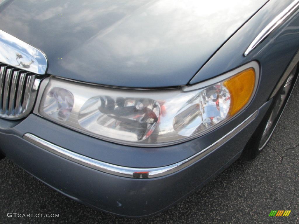 2000 Town Car Executive - Graphite Blue Metallic / Light Graphite photo #4