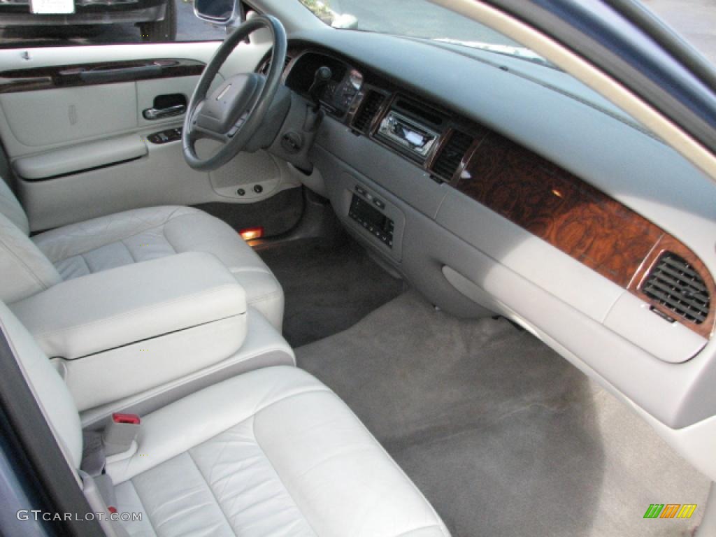 2000 Town Car Executive - Graphite Blue Metallic / Light Graphite photo #11