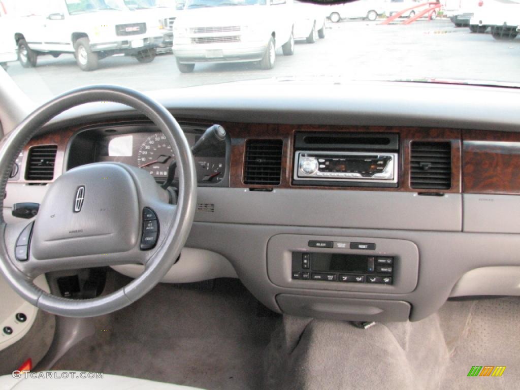 2000 Town Car Executive - Graphite Blue Metallic / Light Graphite photo #12