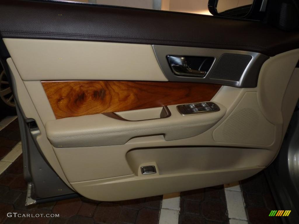 2010 Jaguar XF Sport Sedan Barley Door Panel Photo #39817136