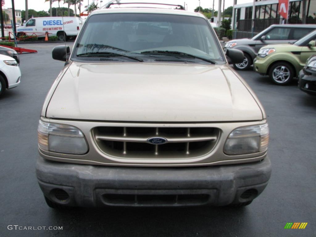 1999 Explorer XLT 4x4 - Harvest Gold Metallic / Medium Prairie Tan photo #3