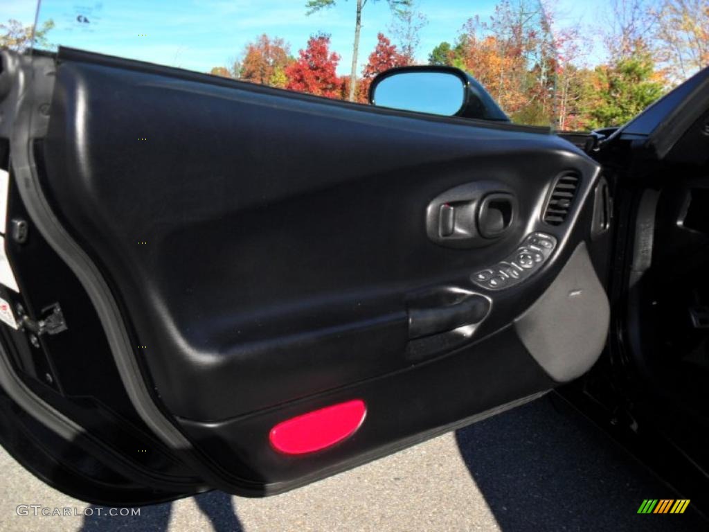 2001 Chevrolet Corvette Convertible Black Door Panel Photo #39822954