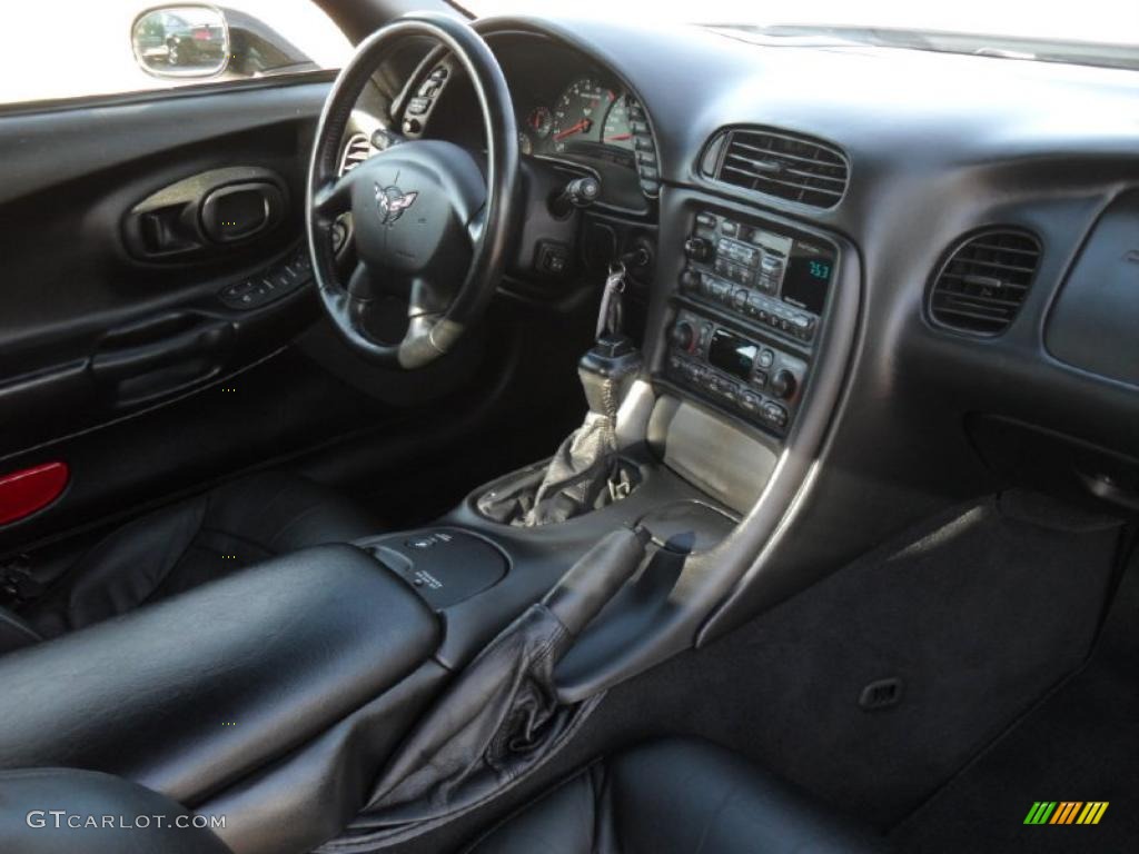 2001 Chevrolet Corvette Convertible Black Dashboard Photo #39823098