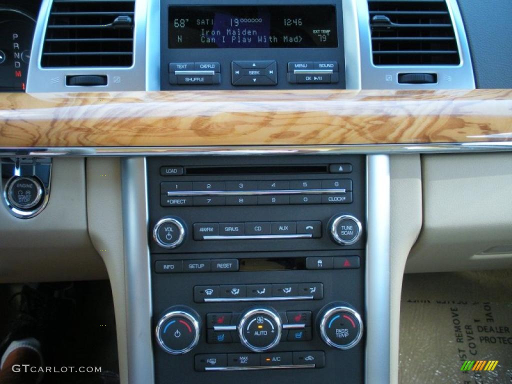 2011 Lincoln MKS FWD Controls Photo #39823762