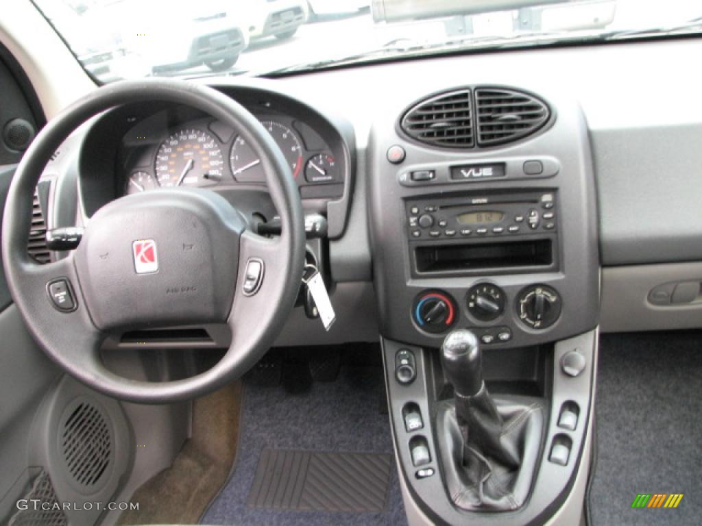 Gray Interior 2002 Saturn VUE Standard VUE Model Photo #39824218