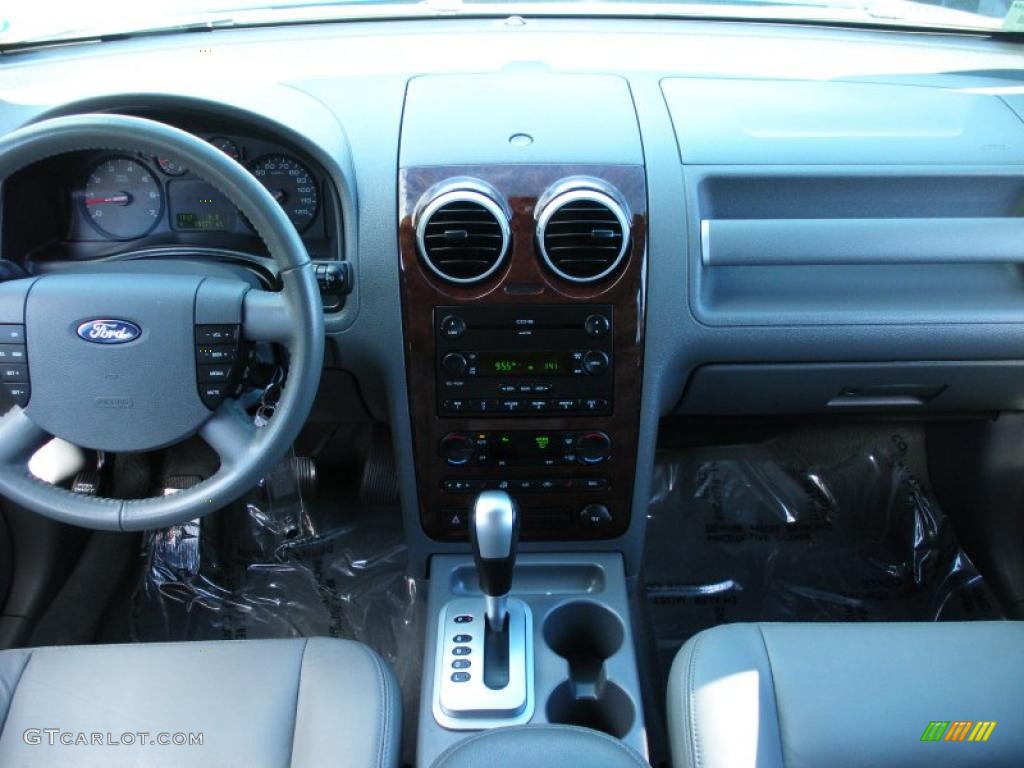 2007 Ford Freestyle SEL AWD Shale Grey Dashboard Photo #39825298