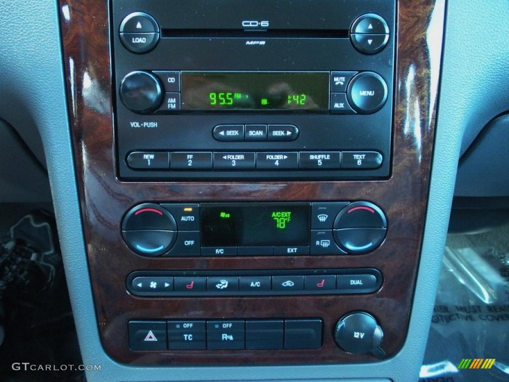 2007 Ford Freestyle SEL AWD Controls Photo #39825358
