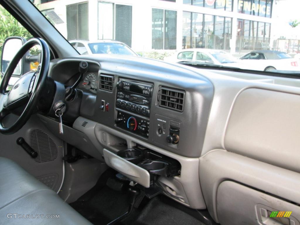 2002 Ford F350 Super Duty XL SuperCab 4x4 Medium Flint Dashboard Photo #39828382