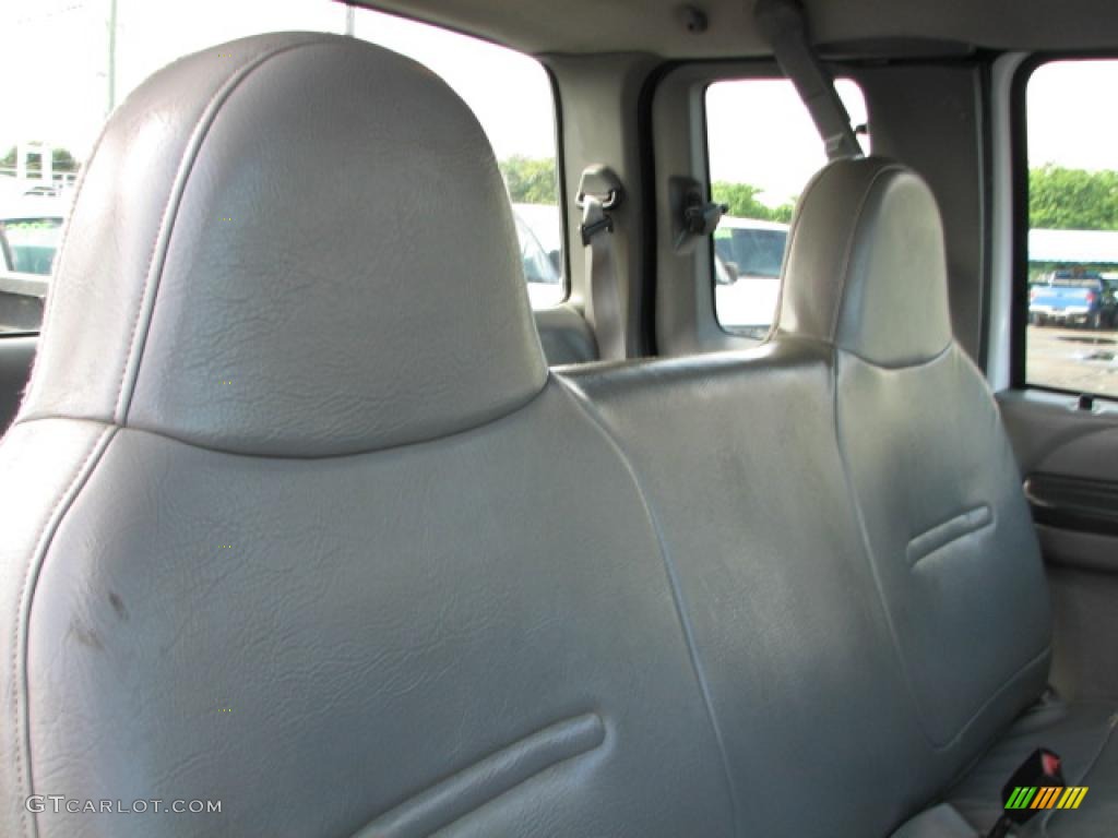 2002 F350 Super Duty XL SuperCab 4x4 - Oxford White / Medium Flint photo #16