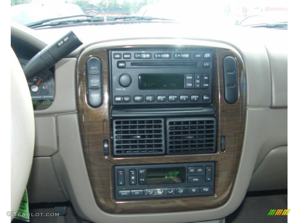 2005 Ford Explorer Eddie Bauer Controls Photo #39834442