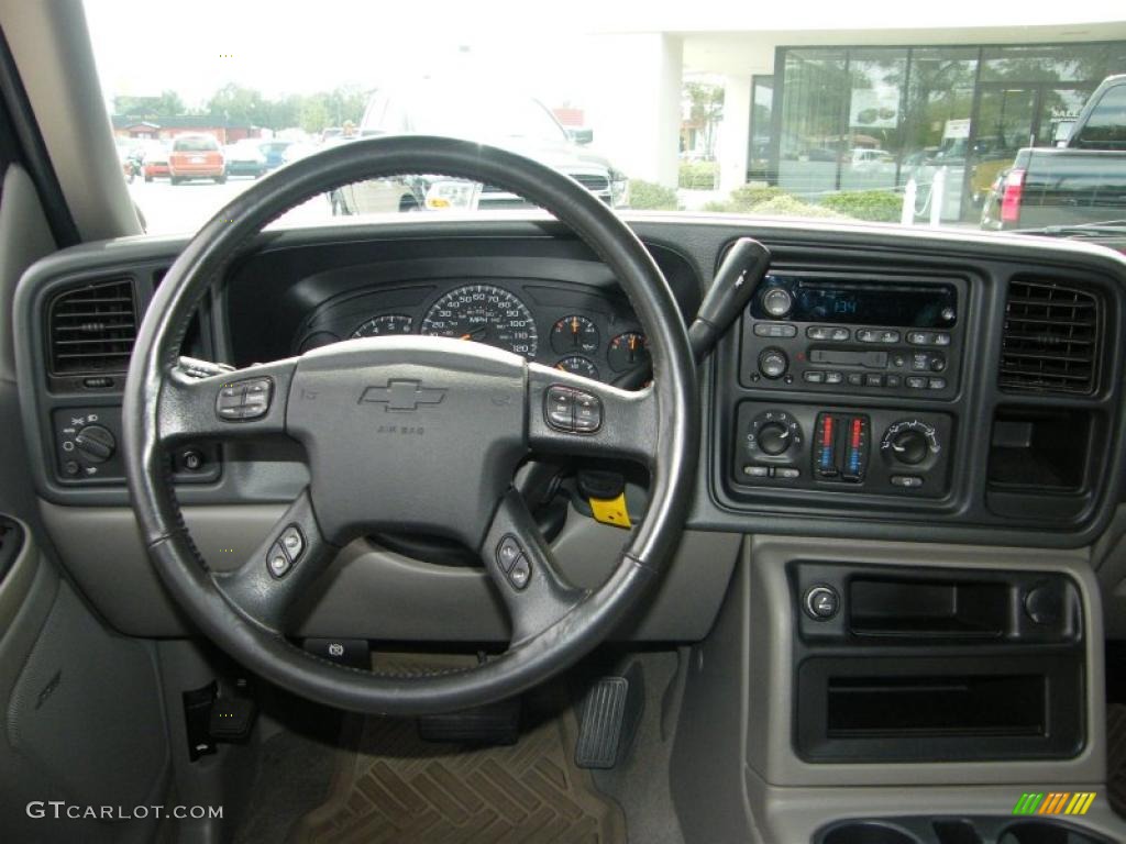 2005 Chevrolet Suburban 1500 LT Tan/Neutral Dashboard Photo #39834782