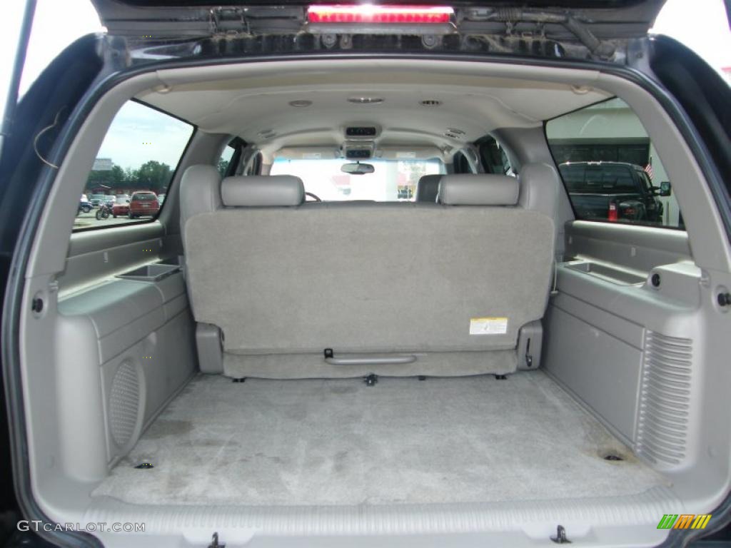 2005 Chevrolet Suburban 1500 LT Trunk Photos