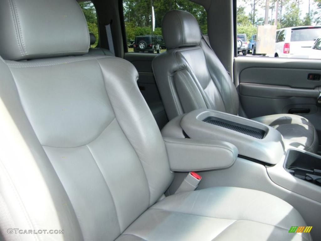 Tan/Neutral Interior 2005 Chevrolet Suburban 1500 LT Photo #39834918