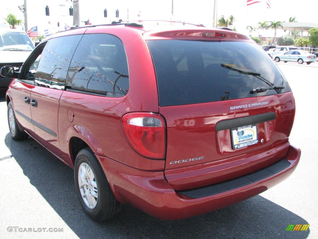 2004 Grand Caravan SE - Inferno Red Tinted Pearl / Medium Slate Gray photo #6