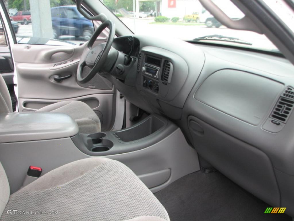 2000 Ford Expedition XLT Medium Graphite Dashboard Photo #39840465