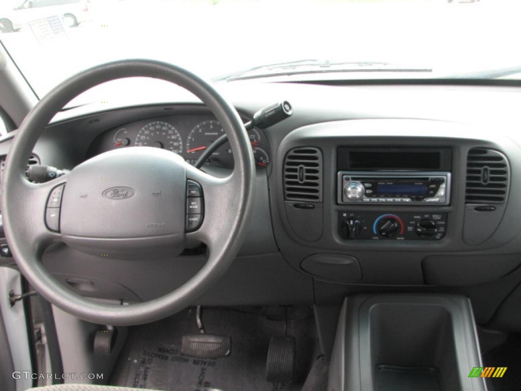 2000 Ford Expedition XLT Medium Graphite Dashboard Photo #39840541