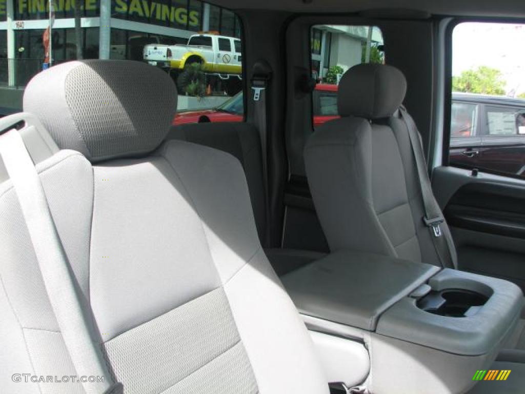 Tan Interior 2005 Ford F250 Super Duty XLT SuperCab Photo #39841964