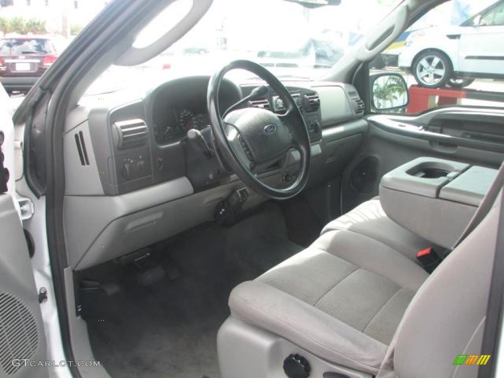 Tan Interior 2005 Ford F250 Super Duty XLT SuperCab Photo #39841990