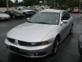 Front 3/4 View of 2002 Galant ES