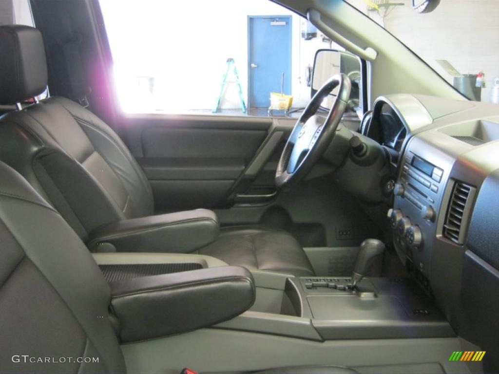 2004 Titan LE King Cab 4x4 - Smoke Gray / Graphite/Titanium photo #7