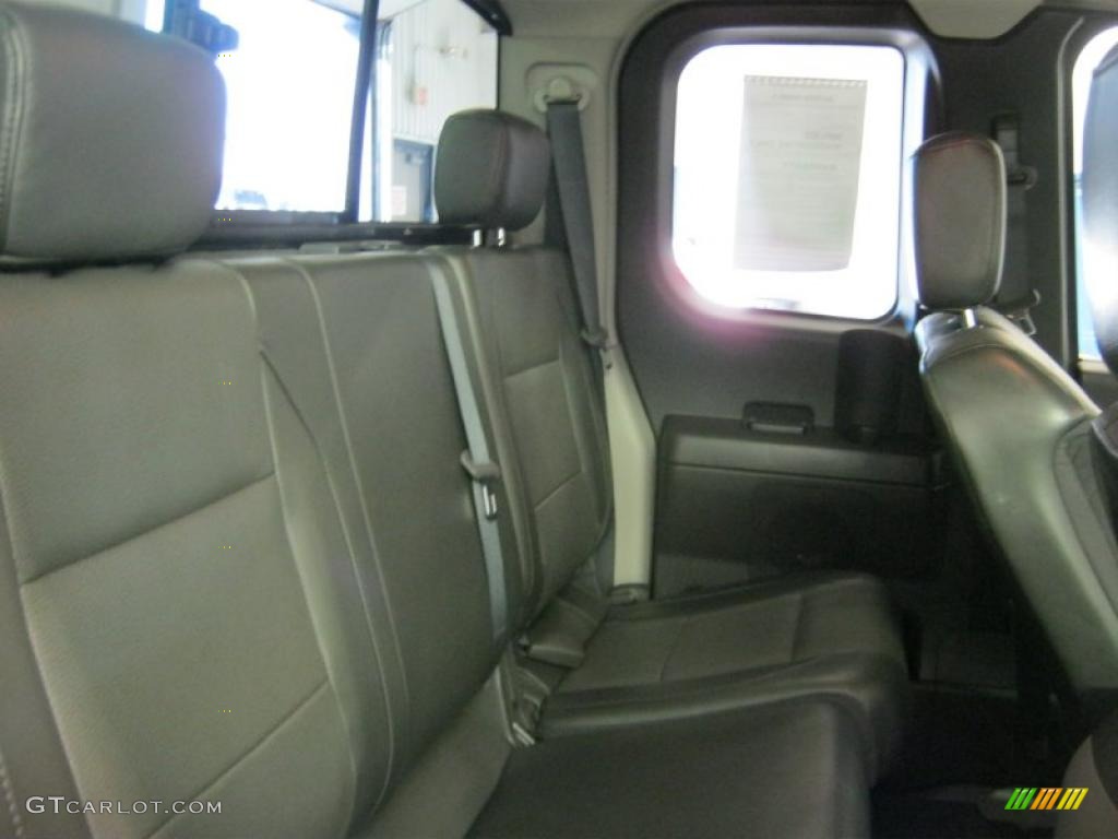 2004 Titan LE King Cab 4x4 - Smoke Gray / Graphite/Titanium photo #8