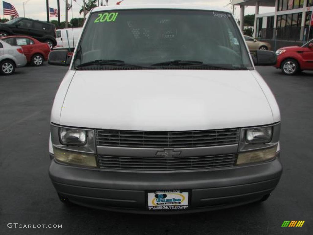 2001 Astro Commercial Van - Ivory White / Medium Blue photo #3