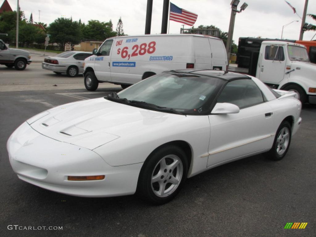 Bright White 1996 Pontiac Firebird Coupe Exterior Photo #39846694