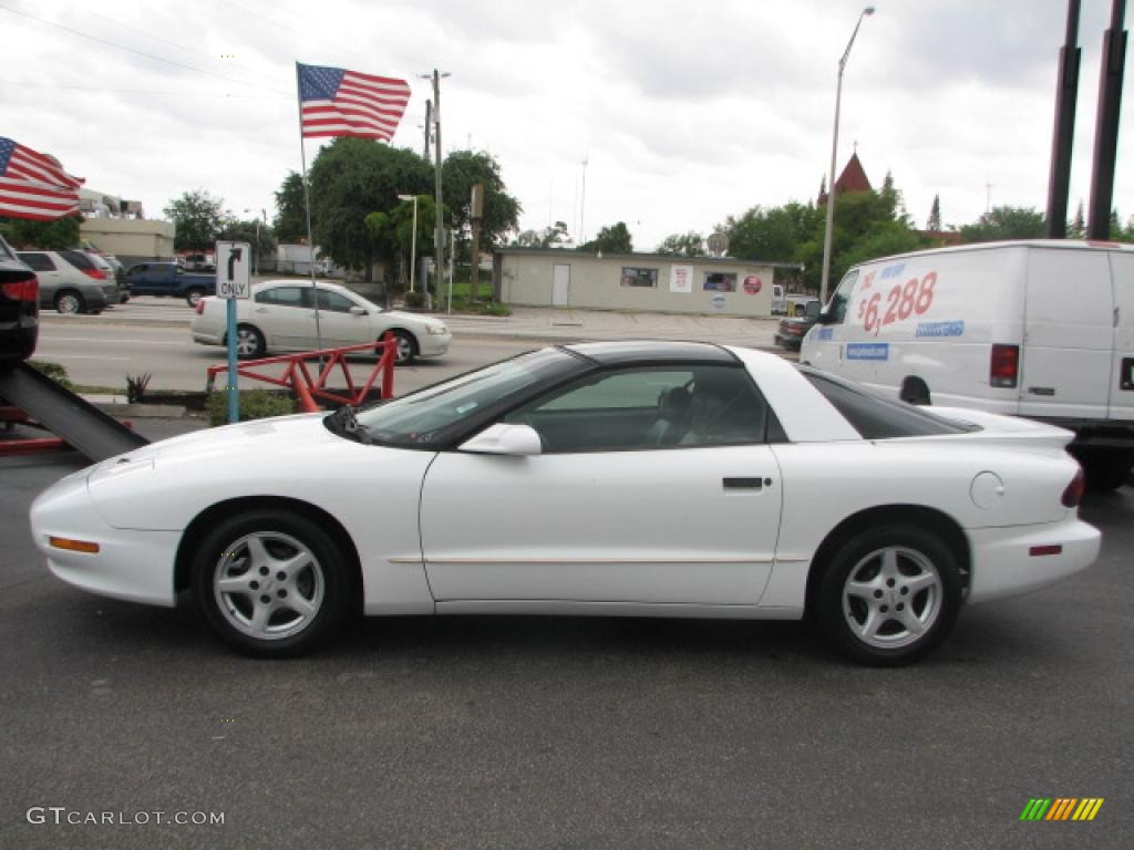Bright White 1996 Pontiac Firebird Coupe Exterior Photo #39846706
