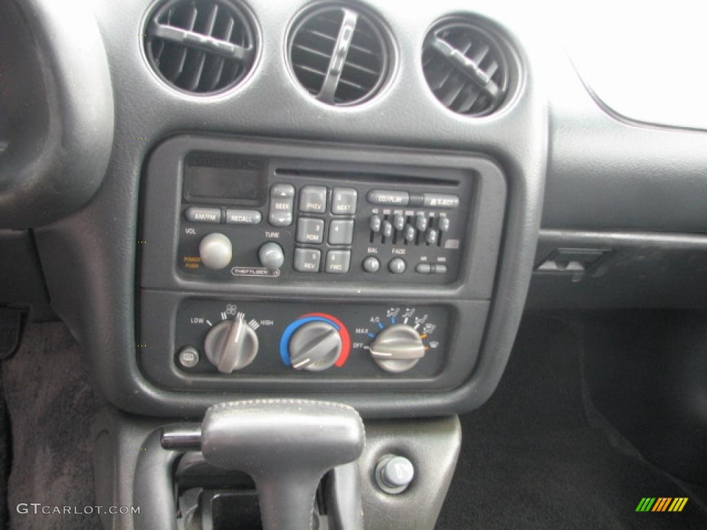 1996 Pontiac Firebird Coupe Controls Photo #39846886
