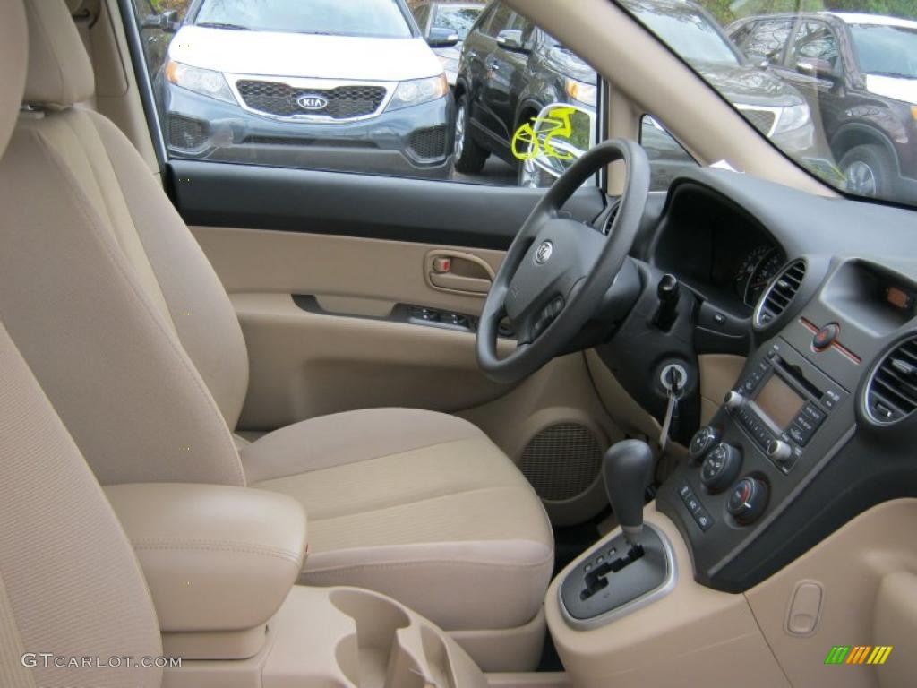 Beige Interior 2010 Kia Rondo LX Photo #39847766